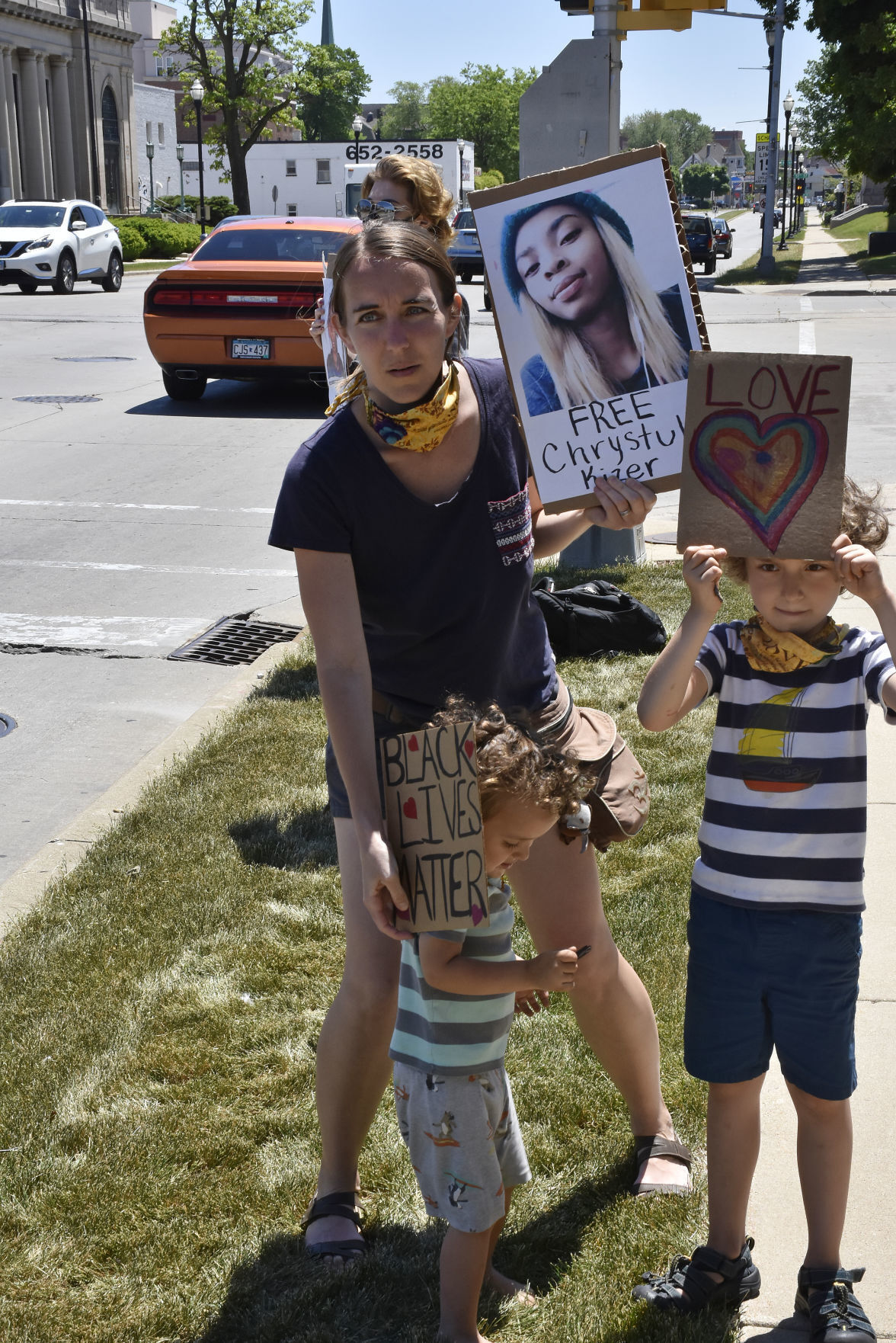 KIZER PROTEST
